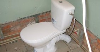 Установка приставного унитаза в Великом Устюге - монтаж и подключение, СантехДомВлс от 5194 рублей